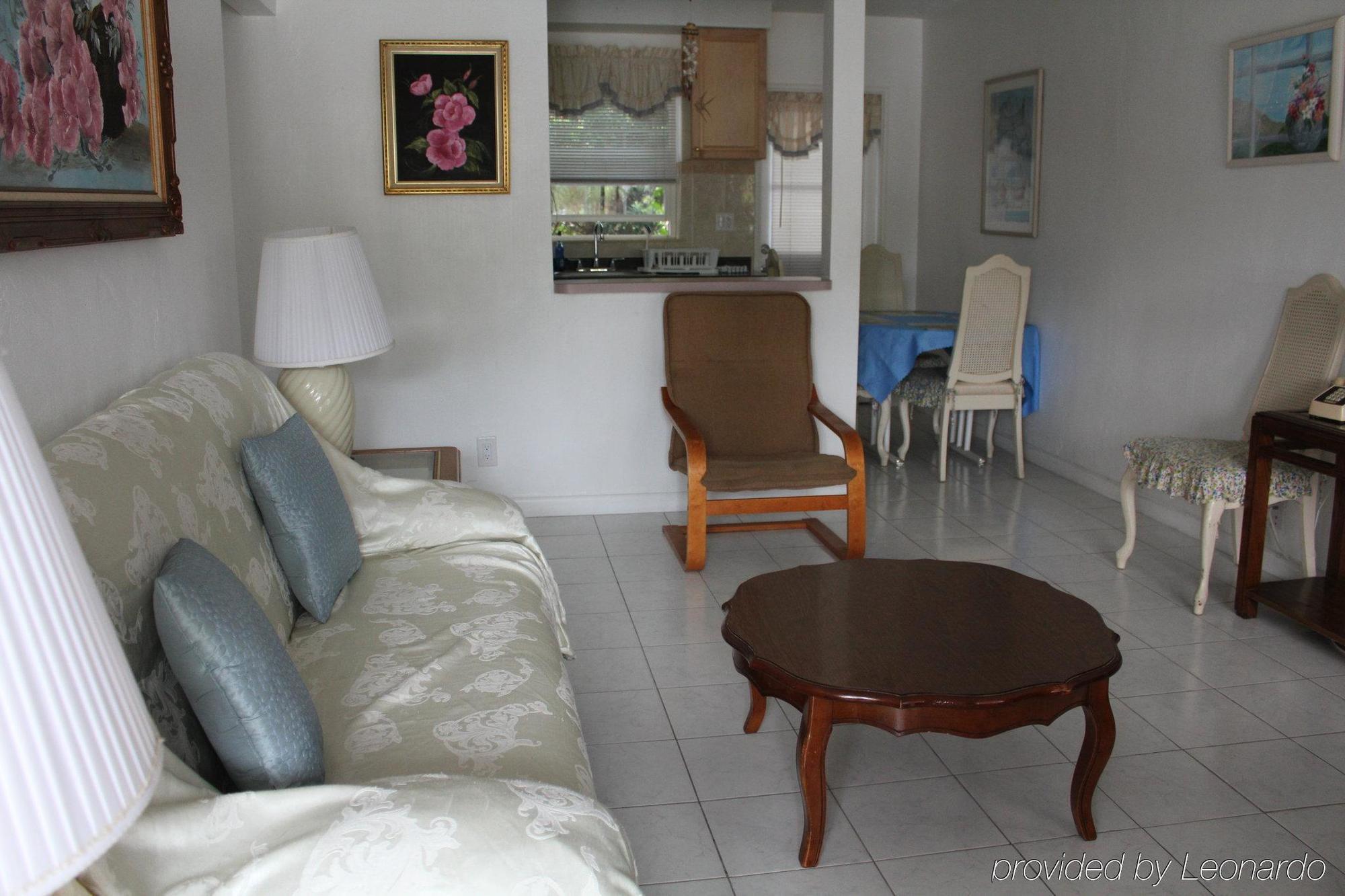 Breakaway Inn Guest House Лодердейл-бай-Си Экстерьер фото
