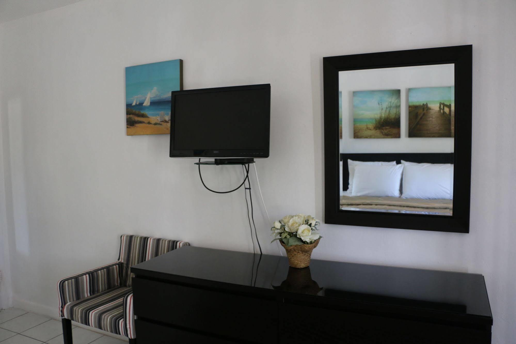Breakaway Inn Guest House Лодердейл-бай-Си Экстерьер фото
